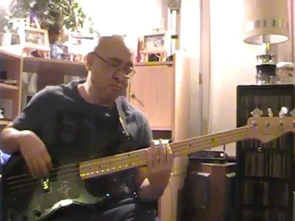 Lovely day Bill Withers Basscover Bob Roha