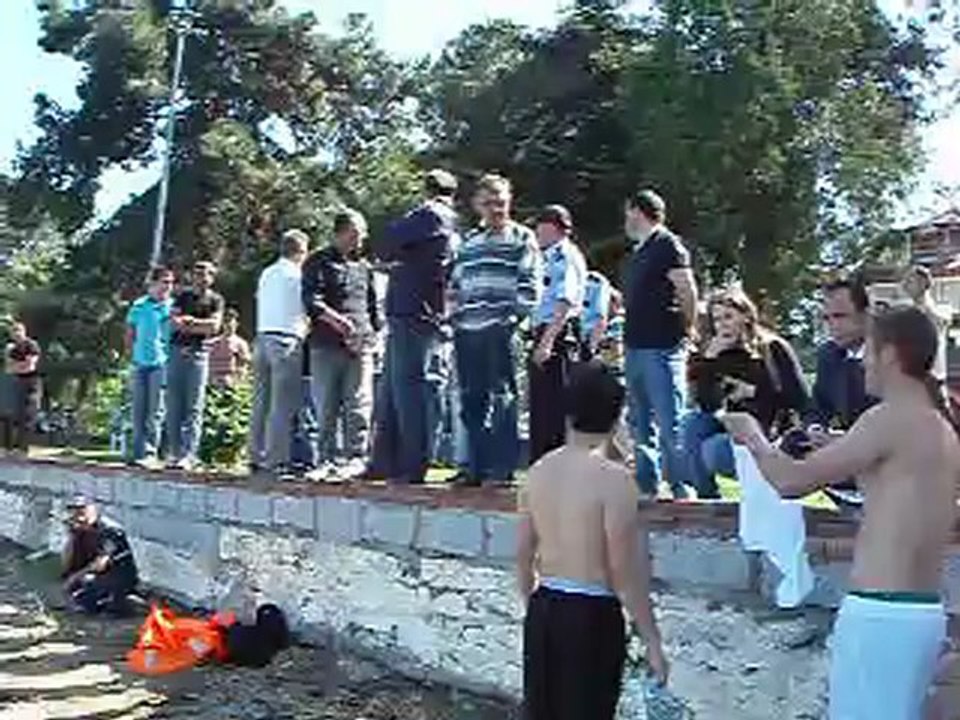 Arkadaşlarının Gözü Önünde Boğuldu...
