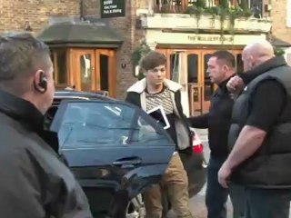 One Direction Niall Horan: Louis' feet are the worst‎