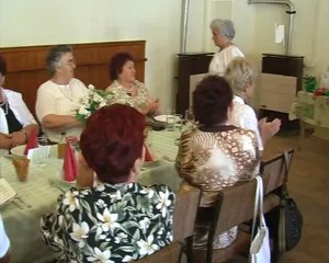 Anyák Napja a Nyugdíjas Klubban