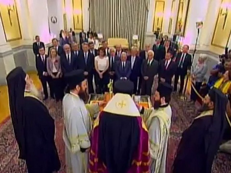 Greece caretaker cabinet sworn in
