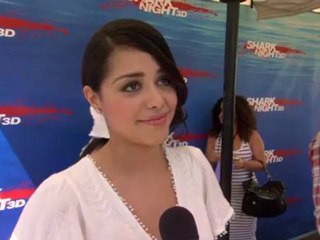 Pool Party - Alyssa Diaz - Featurette Pool Party - Alyssa Diaz (Anglais)