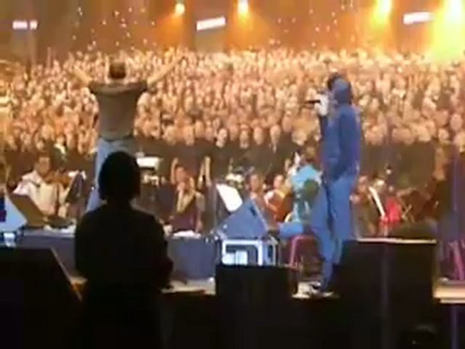 ❦2000 choristes & I Muvrini ❦A voce rivolta❦