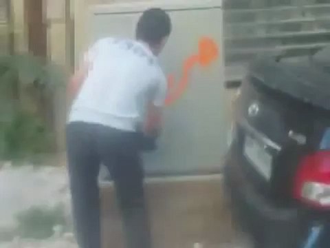 Syria فري برس اللاذقية الطابيات الرجل البخاخ 17 5 2012 ج2 Latakia