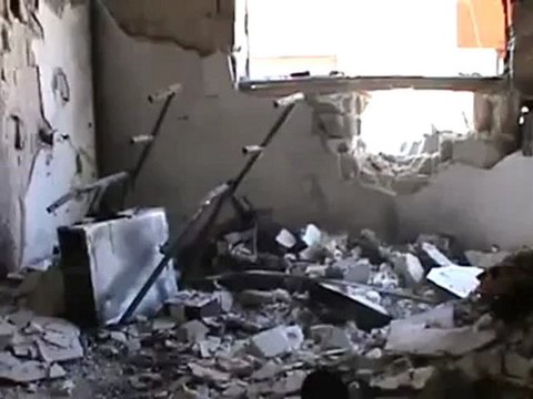 Syria فري برس حمص البياضة شارع القاهرة دمار احد المنازلج217 5 2012 Homs