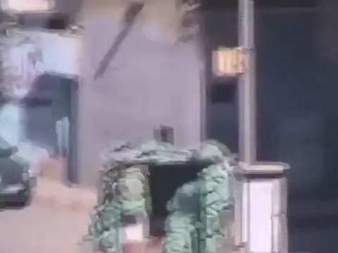 Syria فري برس ريف دمشق الكسوة المحتلة الحواجز الأمنية في المدينة 17 5 2012 ج1 Damascus