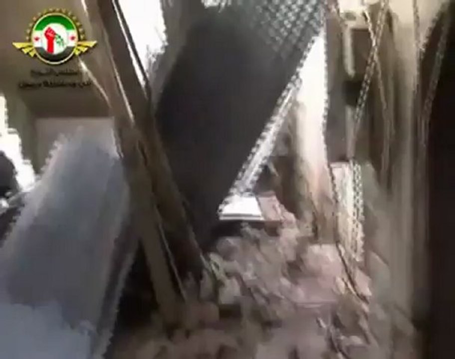 Syria فري برس حمص القديمة منزل من التراث القديم مدمر بشكل كامل  17 5 2012 Homs