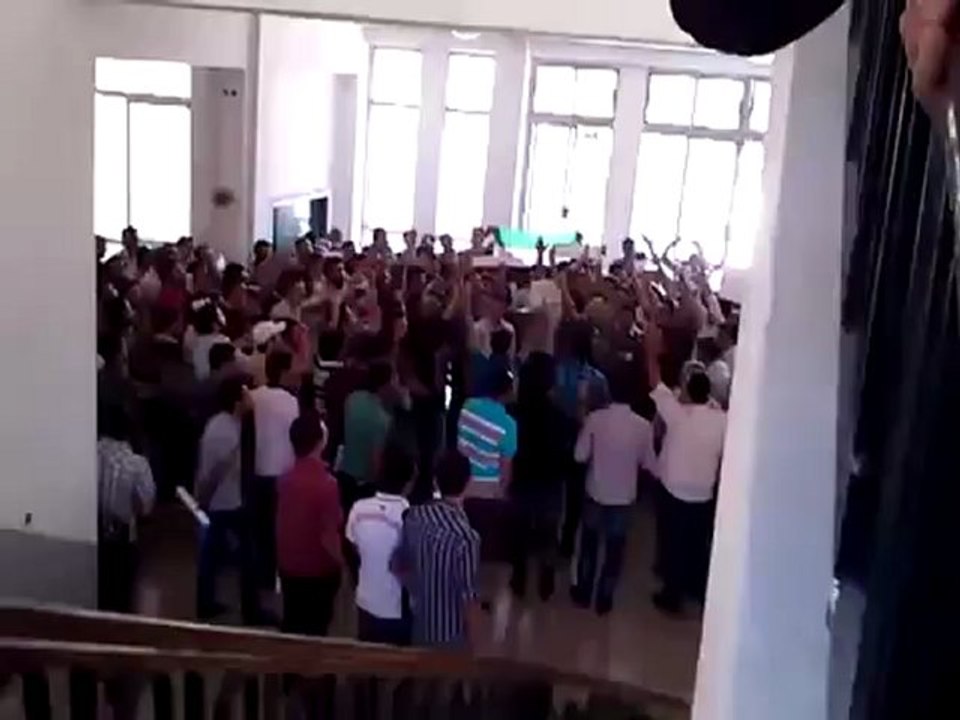 Syria فري برس حلب  مظاهرة كلية الهندسة المدنية   ليبك يا الله  17 5 2012 ج3 Aleppo