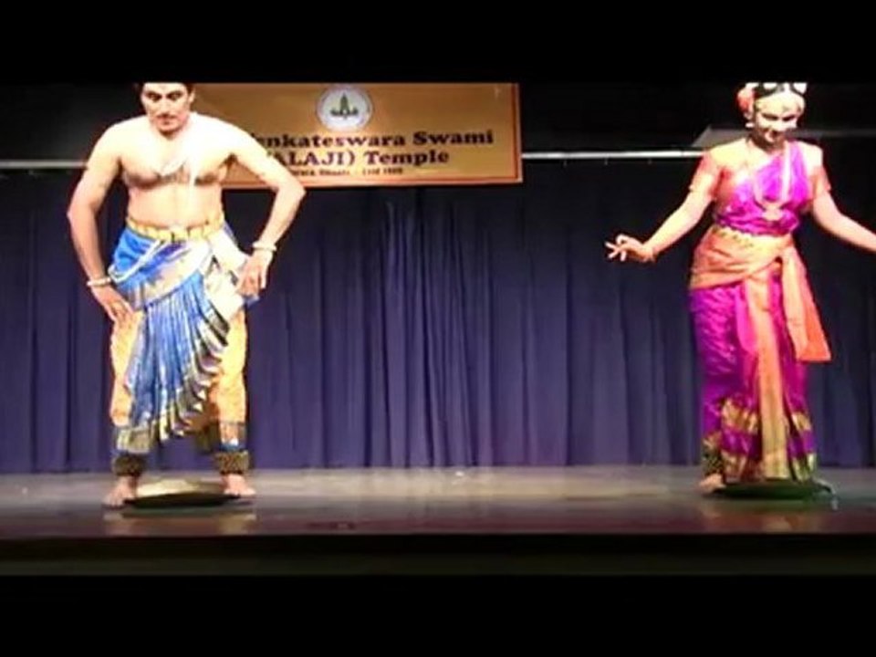 SRI VENKATESWARASWAMY TEMPLE:  NRITHYASAMARPANAM: M. MURTHY AND RESHMA: DANCE ON BRASS PLATE
