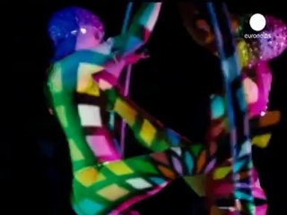 Show goes on at Crazy Horse in Paris as strike ends