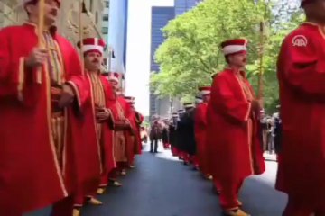 New York'un kalbinde Mehter sesi