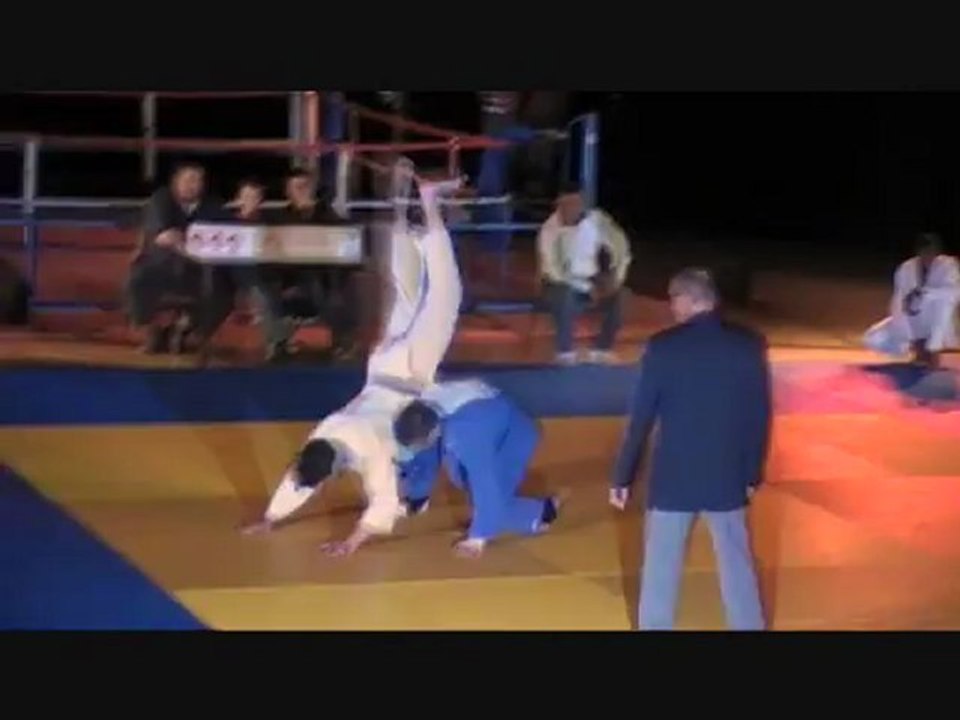 NUIT DES ARTS MARTIAUX-COMBATS (2ème partie)-FESTIROLLES 2012