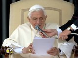 Benedict al XVI-lea: Munca ajută familia, nu o împiedică