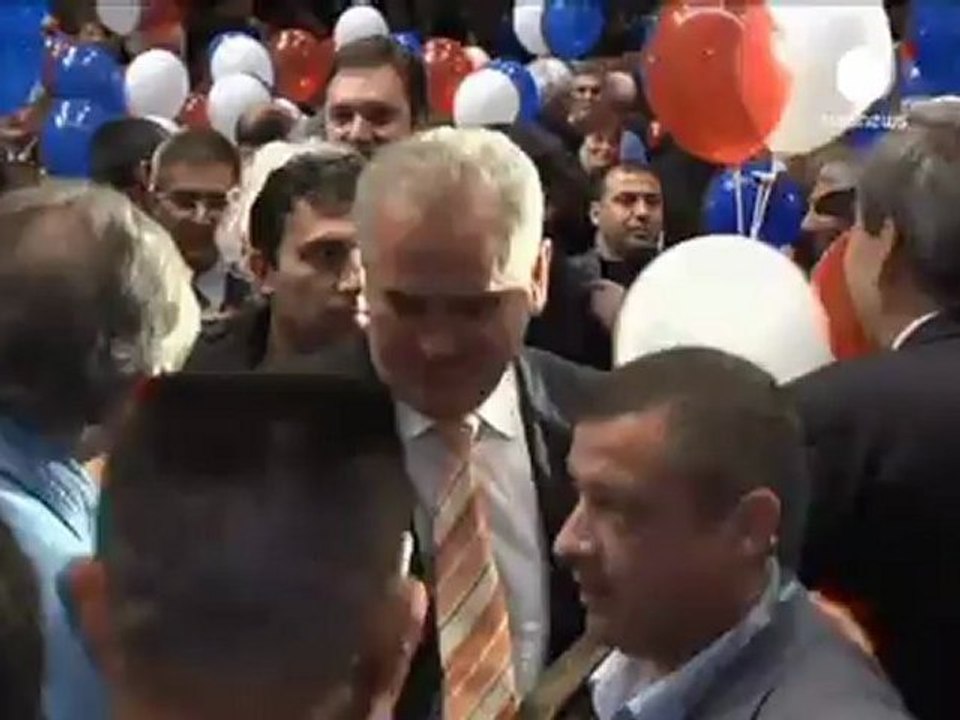 Tadic ahead in polls to win Serbian presidential runoff