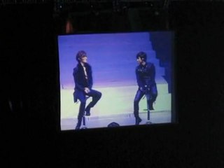 Cassiopeia chanting " Zhai Zhong " in Yunho and Changmin's Shanghai fanmeeting