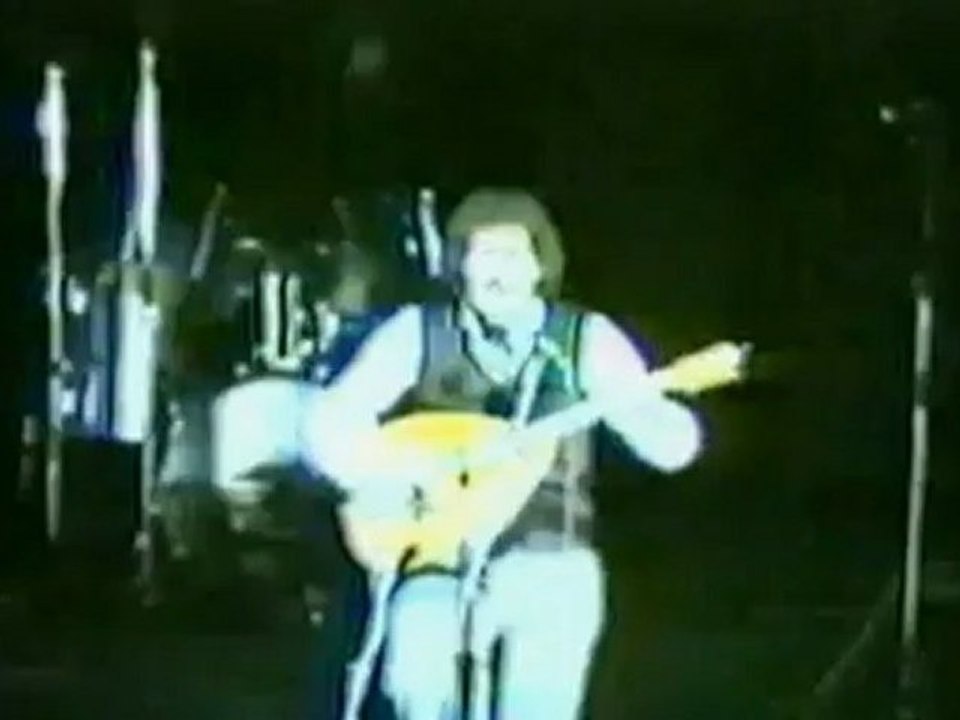 Ait MENGUELLET - Ay agu (Vidéo Live1983)