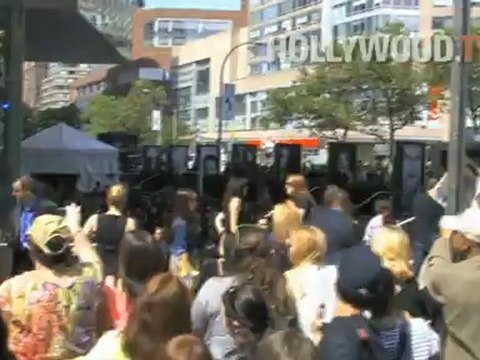 Hollywood Stars light up USA Network's red carpet! - Hollywood.TV