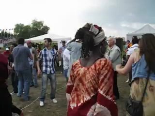 nihat amca şenliklerde somalililerle -1