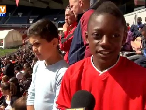PSG en Ligue des Champions : les jeunes supporters enthousiastes
