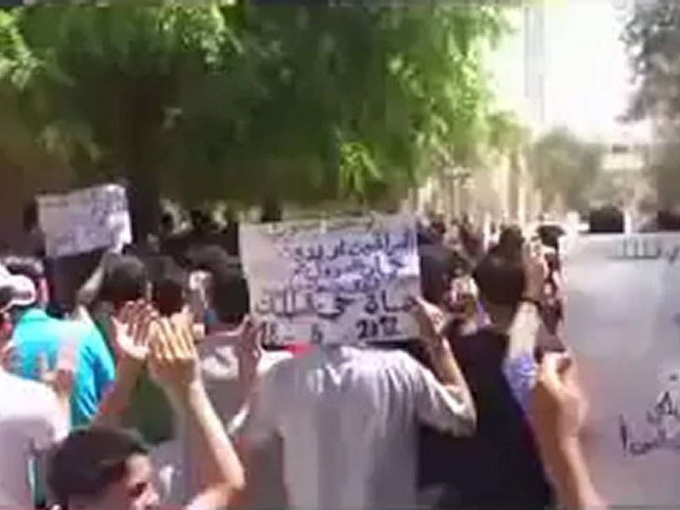 Syria فري برس حماه المحتلة  حي العليليات مظاهرة 18 5 2012 Hama