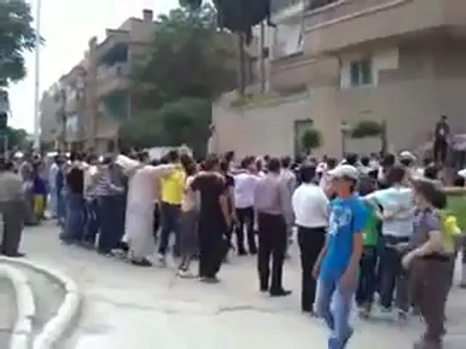 Syria فري برس  حماه المحتلة  حي البياض جمعة ابطال جامعة حلب 18 5 2012 Hama