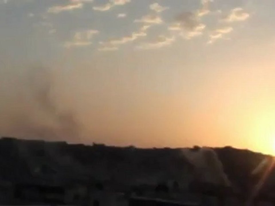 Syria فري برس حمص  الرستن الله اكبر الرستن ترجم بالصواريخ 18 5 2012 Homs