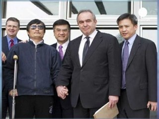 Chinese dissident at Beijing airport heading for US