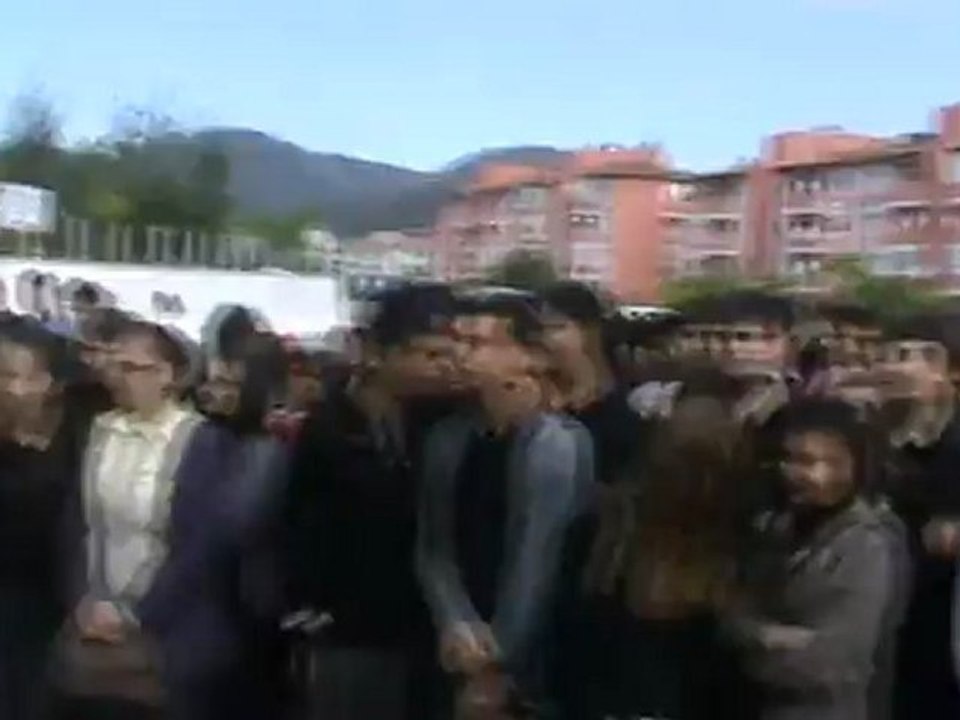 Kipa 10. Yıl Anadolu Lisesi 19 MAYIS 2012 Programı