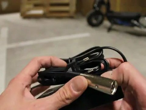 Trottinette electrique / SXT / Chargeur / Trottinettes electriques