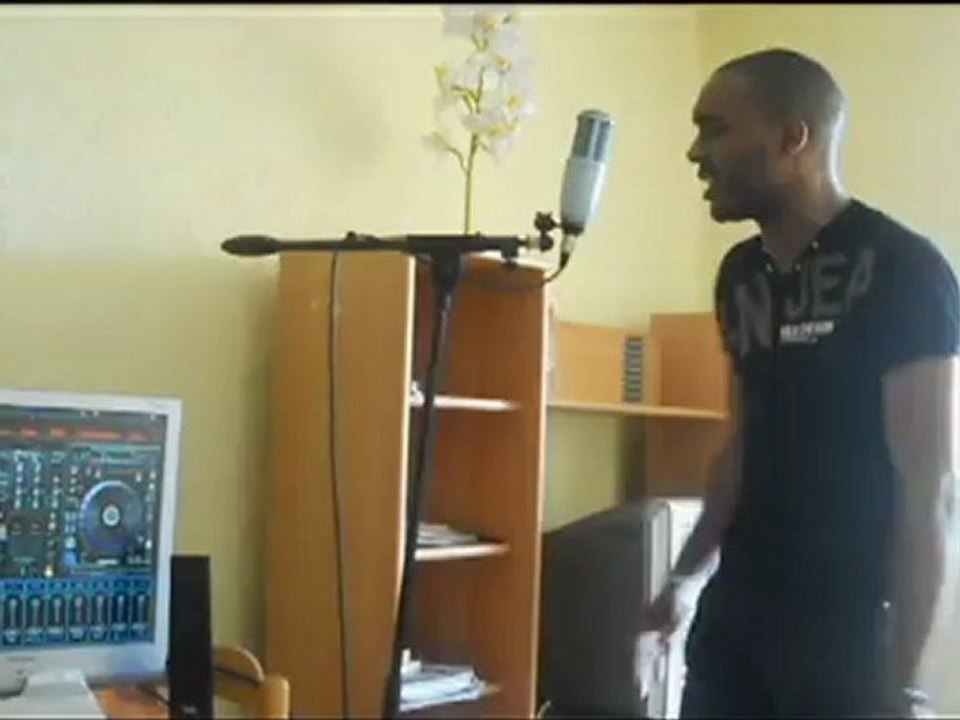 Xo live à la case ( titre Bad )