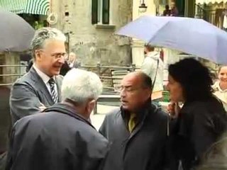 Napoli - Largo Baracche una piazza restituita ai bambini (22.05.12)