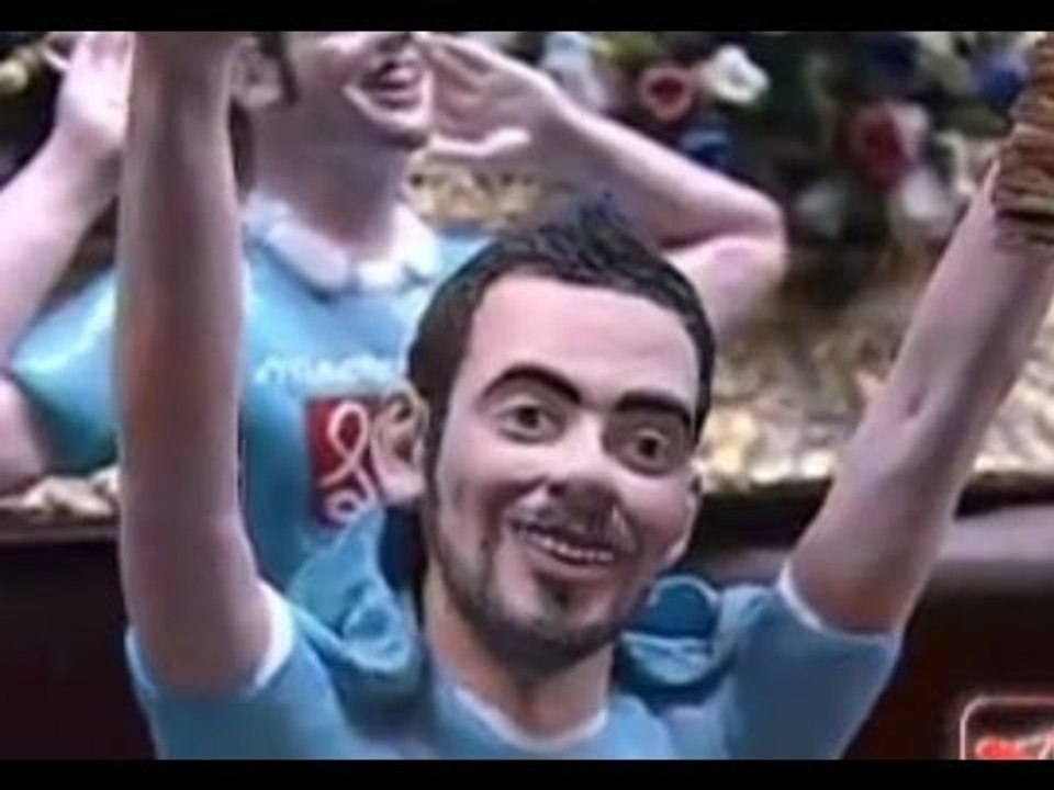 Napoli - Il Pocho Lavezzi in versione statuina del Presepe (21.05.12)