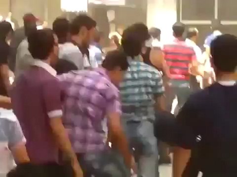 Syria فري برس حلب صلاح الدين إطلاق الرصاص الكثيف على المتظاهرين جمعة أبطال جامعة حلب 18 5 2012 Aleppo