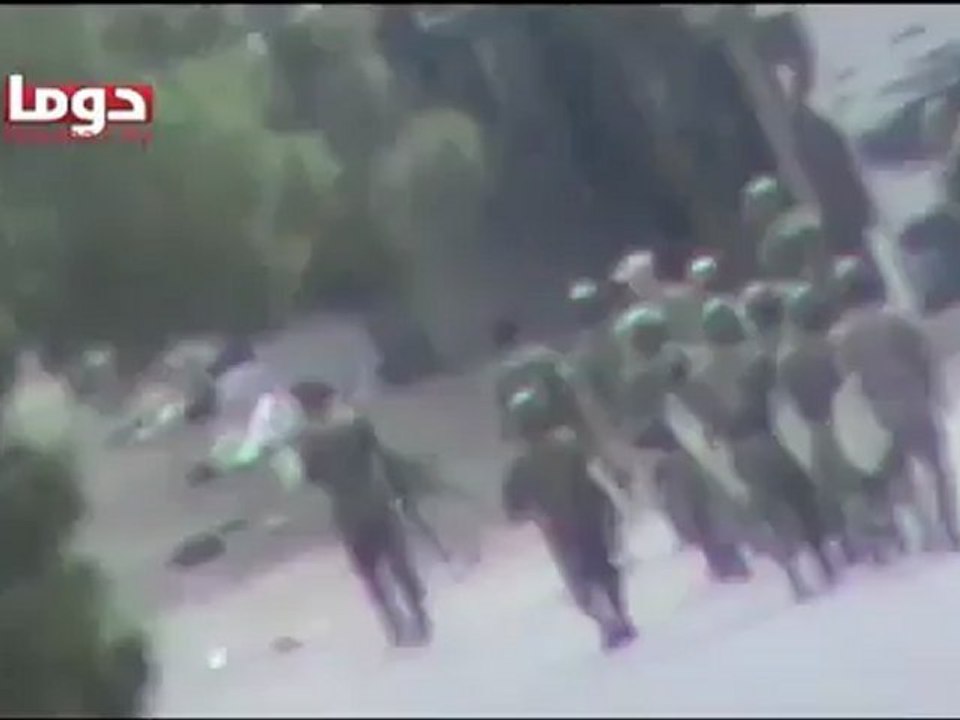 Syria فري برس ريف دمشق دوما انتشار عصابات بشار بشارع الجلاء 18 5 2012 Damascus