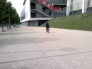Clément sait désormais faire du vélo
