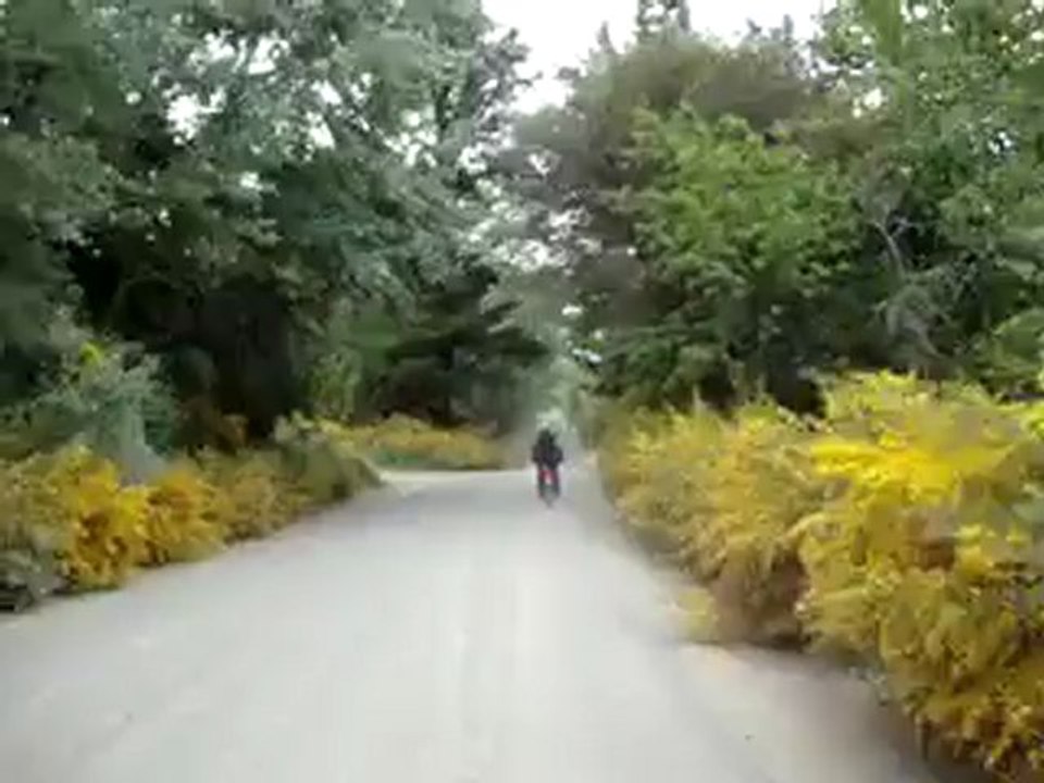 Esquel Los Alerces ripio Cr parado1