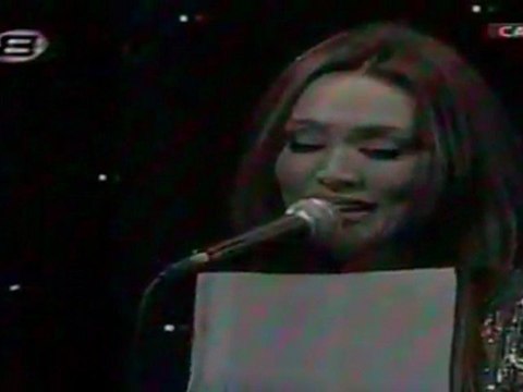 Umut Akyürek £££ AŞK NEDİR NASILDIR BİLEN VAR MI