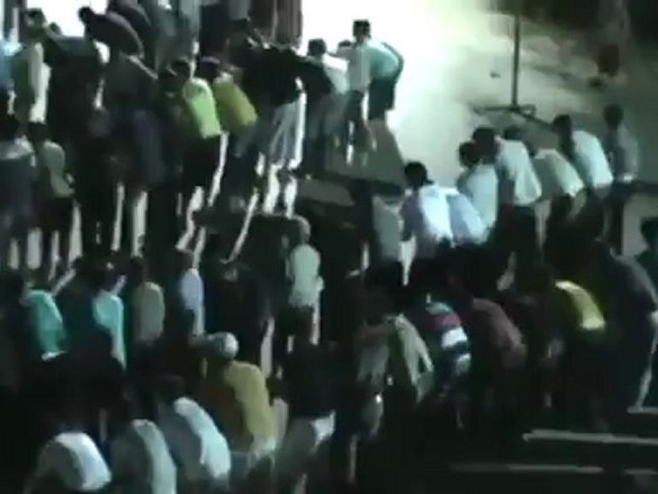 Syria فري برس حماة المحتلة مظاهرة جنوب الملعب 19 5 2012 Hama