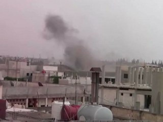 Syria فري برس حمص جوبر لحظة نزول الصواريخ 19 5 2012 Homs
