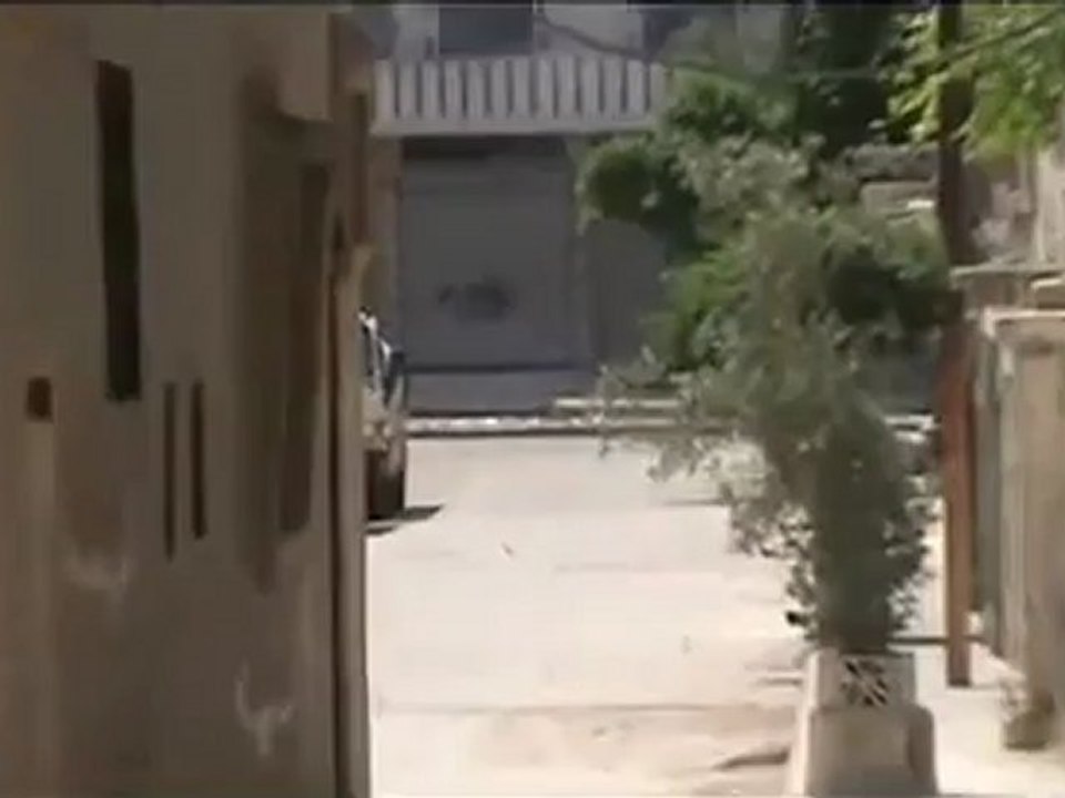 Syria فري برس حماه المحتلة تواجد المدرعات بعد خروج المراقبين من الحي  الأربيعن 19 5 2012 Hama