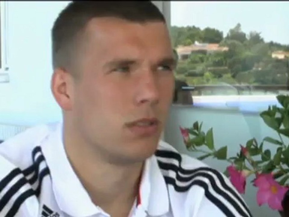 Podolski: 'Wollen um den Titel mitspielen'