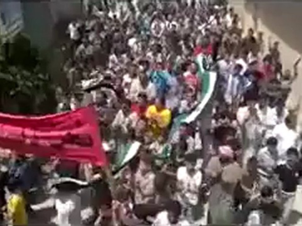 Syria فري برس إدلب بلدة التح مظاهرة  تهتف لاسقاط النظام  20 5 2012 Idlib