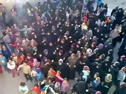 Syria فري برس ادلب كفرومة مظاهرة نسائية لبيك لبيك يا الله الاحد 20 5 2012 Idlib