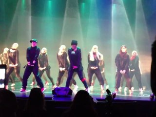 Dansuppvisning Entré