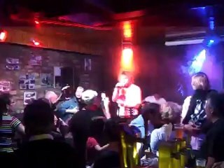 fred chante renaud au bar le st mo a saint maurice colombier