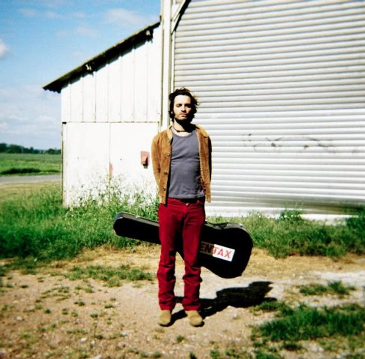 Extrait de LOVE ME TENDER chanté par Sammy Decoster