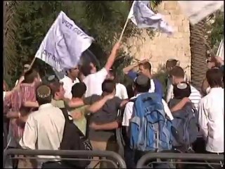 قوات الأحتلال تعتدي على مسيرة مضادة لمسيرة المستوطنين في القدس