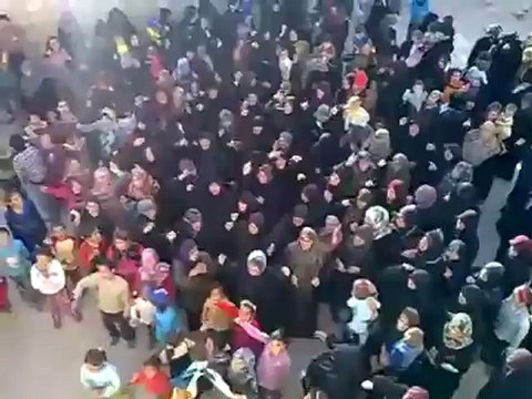 Syria فري برس ادلب كفرومة مظاهرة نسائية لبيك لبيك يا الله 20 5 2012 Idlib