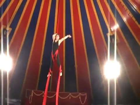 DUO ARTEM & MELANIJA-duo silk-presents Art agency Valentino