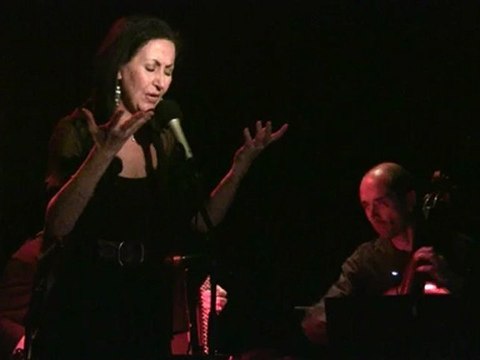 Natasha Bezriche chante L'affiche rouge (Aragon / Ferré)